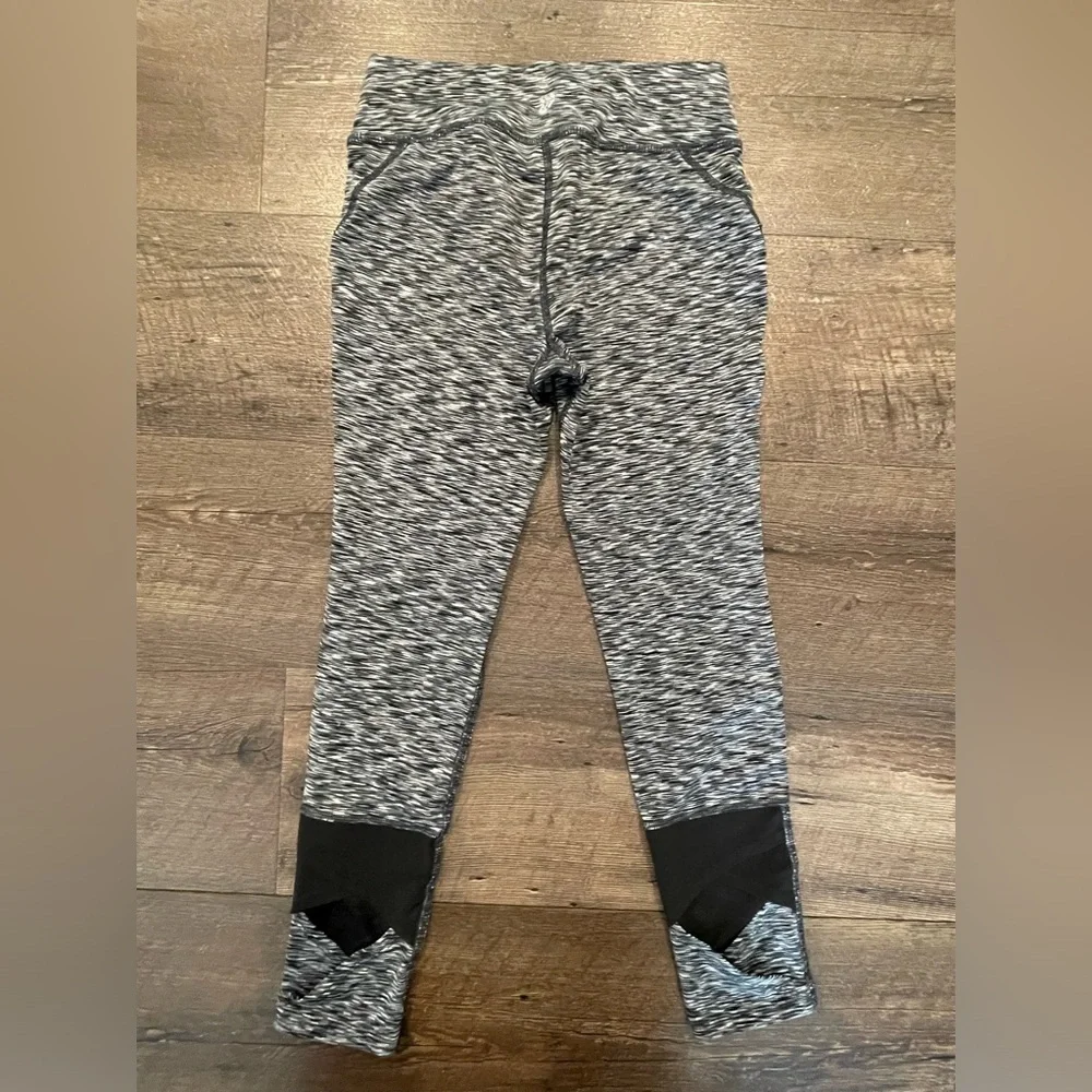 All in Motion Black and White Girls Athletic Legging Pants Size L (10-12) EUC